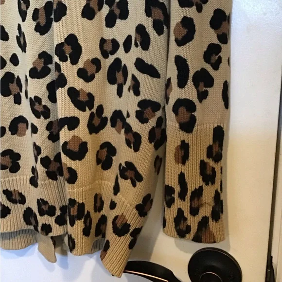 NWOT VS PINK LEOPARD CARDIGAN - Picture 12 of 13